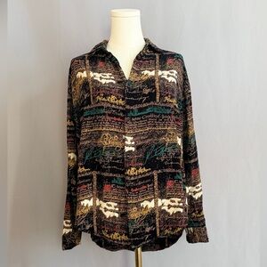 Goouch Single Needle Tailoring Blouse Eye Catching With Abstract Script Print